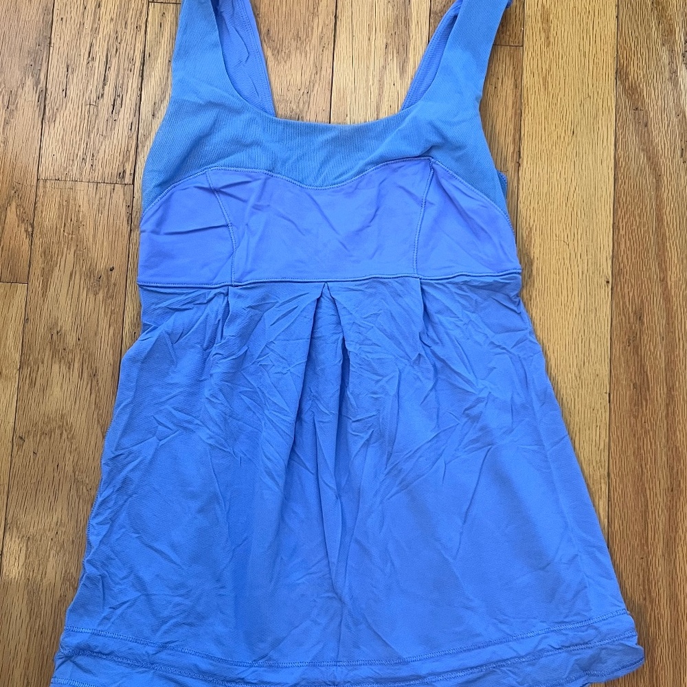 Lululemon Elevate Tank Size 2 in Lullaby